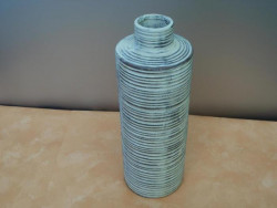 Vase aus Ton ca. 31 cm hoch/weiß lasiert